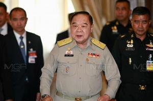 “บิ๊กป้อม” ไม่ให้สัมภาษณ์สื่อนาน 1 สัปดาห์ ปัดตอบถาม “งอนหรือไม่”
