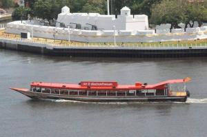 เรือด่วนเจ้าพระยางดวิ่งช่วงกลางวัน ส่วนเช้าและเย็น ยังบริการตามปกติ