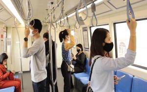 รถไฟฟ้า MRT จำกัดผู้โดยสาร  50% นั่งที่เว้นที่-งดสนทนาในขบวนรถ
