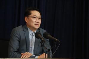 “องอาจ” จี้รัฐทบทวนข้อกำหนดกระทบสิทธิเสรีภาพของสื่อมวลชนและประชาชน ชี้คนละส่วนกับเฟกนิวส์ที่ไม่มีตัวตน