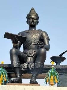 อักษรไทยเกิดในสมัยพ่อขุนรามคำแหง! “วันภาษาไทย” เกิดในสมัย ร.๙ !!