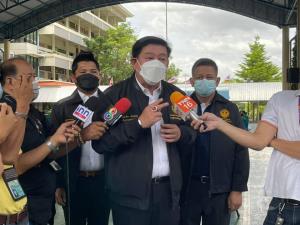 “สิระ” จวก “ไฮโซลูกนัท” เลี้ยงดูกันมาอย่างดีสมองมีแค่นี้ ? หวังแค่ล้มล้างสถาบัน จี้ ตร.ดำเนินการ
