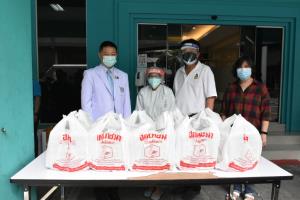 มอบอาหารให้บุคลากร รพ.ตำรวจ ช่วยสู้ภัยโควิด-19