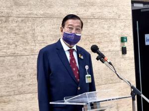 “พรเพชร” เผย ส.ว.ยังไม่ฟันธงแนวทางโหวตร่างแก้ รธน.วาระ 3