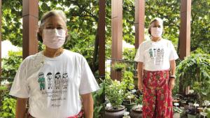 พระบรมฉายาลักษณ์ กรมสมเด็จพระเทพฯ สวมฉลองพระองค์เสื้อยืดลายฝีพระหัตถ์ พร้อมข้อความให้กำลังใจบุคลากรทางการแพทย์