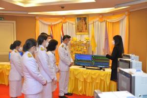 ในหลวง-พระราชินี พระราชทานเครื่องมือทางการแพทย์  และเครื่องช่วยหายใจ แก่สำนักการแพทย์กรุงเทพมหานคร เพื่อใช้รักษาผู้ป่วยโควิด-19