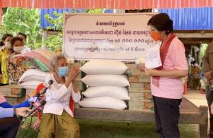 กัมพูชามอบเงิน 10 ล้านเรียลให้ผู้โชคดีฉีดวัคซีนป้องกันโควิดคนที่ 9 ล้าน