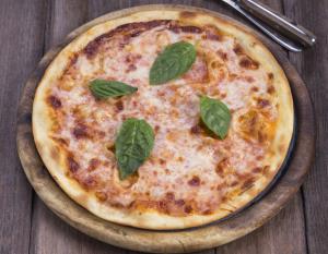 จัดเต็ม “พิซซ่าอิตาเลียนสูตรโฮมเมด” แสนอร่อย สั่ง 2 ฟรี 1 ณ ห้องอาหารเดอะ เวอรันดา โรงแรมซัมแวร์ เกาะสีชัง