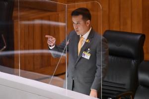 “ชัยวุฒิ” อัด “โรม” เรียกปรสิตดูถูก ส.ส.ปัดเอื้อสัมปทานสื่อสาร โต้ทำเฟกนิวส์ ลั่นปกป้องสถาบัน