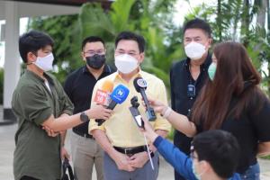 “จุรินทร์” เชื่อมั่นรัฐธรรมนูญผ่านร่างวาระ 3 ช่วยลดอุณหภูมิการเมือง นอกและในสภา ย้ำ ระบบเลือกตั้ง 2 ใบ ไม่มีใครได้ใครเสีย