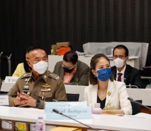 ปธ.กมธ.ตร.สภาฯ ส่ง “ตั๊น จิตภัสร์” นำคณะถก ผบช.น.ปมคลิปเยาวชนถูกรถ คฝ.พุ่งชนระหว่างสลายการชุมนุม