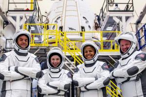 ทริปประวัติศาสตร์! SpaceX ส่ง ‘พลเรือน 4 คน’ ขึ้นสู่วงโคจรรอบโลกในภารกิจ Inspiration4   (ชมคลิป)