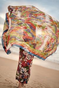 ความร่วมมือระหว่างเดอะ ลักซ์ชูรี คอลเล็คชั่น และ Margherita Maccapani Missoni รังสรรรค์ผ้าพันคอ ลิมิเต็ด เอดิชั่น