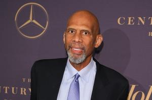 "อับดุล-จับบาร์" จวกไร้ความรับผิดชอบ ร้อง NBA แบนผู้เล่นไม่ฉีดวัคซีน