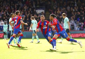 "เลสเตอร์" สุดช็อก นำก่อน 2-0 โดน "พาเลซ" ไล่เจ๊า 2-2 ชวดสามแต้ม