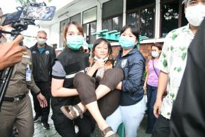 "ธนาธร" ร้องหยุดทำลายอนาคตชาติ หลังจับ "เบนจา" ปราศรัยหมิ่นเบื้องสูง