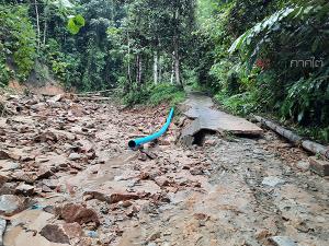 ฝนตกทั้งคืนจนเกิดน้ำป่าหลากท่วมใน 2 อำเภอของ จ.ยะลา หลายพื้นที่ได้รับความเสียหาย