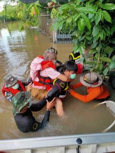โคราชประกาศพื้นที่ภัยพิบัติน้ำท่วม 24 อำเภอ ตัวเมืองจมอ่วม 12 ชุมชน 2,259 ครัวเรือน