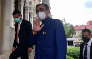 “บิ๊กตู่” ปัดตอบตั้งใครนั่ง ปธ.วิปคนใหม่ โยนพาณิชย์แก้ราคาข้าวตกต่ำ