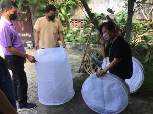 “สุริยะ” ห่วงใยประชาชน แนะปล่อยโคมลอยได้มาตรฐานเพื่อความปลอดภัย