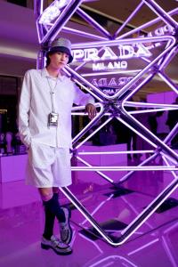 Prada เผยโฉมป็อปอัพแห่งใหม่ “Prada Glow” พร้อมคอลเลคชั่นสุดพิเศษ