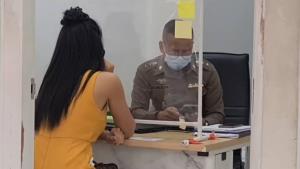 พริตตี้สาวเครียดจัด โร่แจ้งความโดนมือมืดปลอมไลน์ทักแชตหาแฟนเก่าบอกขายตัว แฟนปัจจุบันเห็นข้อความถึงกับบอกเลิก