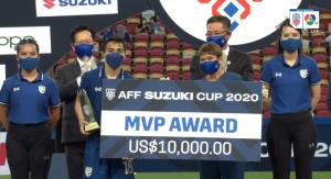 “ชนาธิป” สร้างประวัติศาสตร์นักเตะคนแรกคว้า MVP บอลอาเซียน 3 สมัย