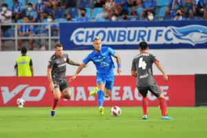 "ชลบุรี" หวิดดับ ไล่ตีเจ๊า "เมืองทอง" 1-1 ลูกเจ้าชายบรูไนลงทดเจ็บ