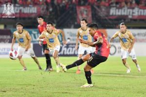 "การท่าเรือ" หวิดดับ "อิบสัน" ซัดโทษพลาด บุกเจ๊า "ขอนแก่น" 0-0
