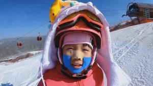 (ชมคลิป) นักสกีจิ๋ว 4 ขวบจากซานตง โชว์ลีลาขั้นเทพ แม้เริ่มฝึกไม่ถึงเดือน