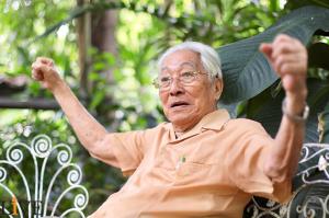 เรื่องราวของปู่ 5 แผ่นดิน "หมอเฉก ธนะสิริ" ผู้สูงอายุแห่งชาติปี 2564 / พลโทนายแพทย์ สมศักดิ์ เถกิงเกียรติ