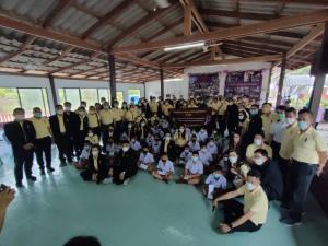 บรอ.8 มอบสิ่งของ-ทุนการศึกษาให้โรงเรียน ตชด.
