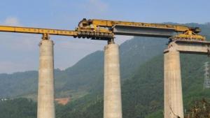 เครื่อง SLJ ของจีนที่สามารถสร้างสะพาน, วางรางรถไฟ ได้อย่างรวดเร็วมีประสิทธิภาพ
