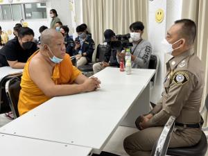 “เจ้าคุณแจ๊ค” ไม่กลับวัด! สั่งจับตาหวั่นหนีอีกราย-พบเบาะแสอดีต ผอ.พศ.ซุกอเมริกา