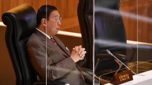 “พรเพชร” นัดถกร่าง พ.ร.บ.ประกอบ รธน.พรรคการเมืองต่อพรุ่งนี้