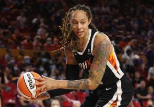 เซ็นเตอร์ "WNBA" เกมที่รัสเซีย ถูกกักตัว ข้อหาขนยาเสพติด