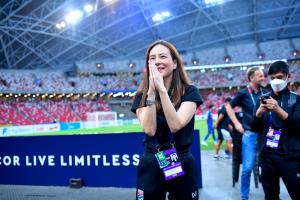 “มาดามแป้ง” ซึ้งใจทุกสโมสรปล่อยแข้งให้ช้างศึกชุดใหญ่ อุ่นเครื่องอัพแรงกิ้ง
