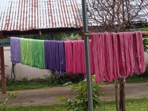 “สินิตย์” มอบ SACIT พัฒนา “ผ้าทอยโสธร” เพิ่มรายได้ให้ชุมชน