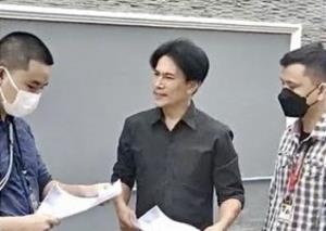 บุกรวบ “ต๊ะ บอยสเก๊าท์” ปมหวยทิพย์ โดนแจ้ง 3 ข้อหา