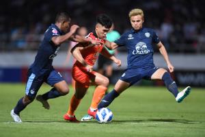 "ธีราทร" ซัดชัย "บุรีรัมย์" เฉือน "เชียงราย" 1-0 ลิ่วชิงลีกคัพ ลุ้นทริปเปิลแชมป์