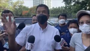 “ชัชชาติ” สำรวจชุมชนแออัด&amp;#8203;ทองหล่อ ชี้ ต้องดูแลด้วยความเป็นมนุษย์ ไม่สัญญาเกินจริงว่าจะให้อยู่