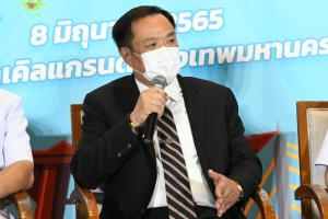 “อนุทิน” ชี้คนไทยใช้ชีวิตปกติได้แล้ว ไม่ต้องรอประกาศ “โควิด” โรคประจำถิ่น ห่วงยังมาฉีดวัคซีนน้อย