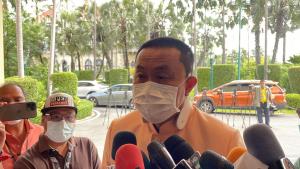 “ศักดิ์สยาม” ปัด ภท.เปิดตัว “ประดิษฐ์ ภัทรประสิทธิ์” ขุนพลเลือกตั้งเมืองชาละวัน บอกเป็นแค่ข่าว รับคุยแต่ไม่เป็นทางการ