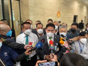 “ธรรมนัส” เขย่า “บิ๊กตู่” ลั่นถ้าบรรดา รมต.โดนจัดหนักร่วงเก้าอี้คาศึกซักฟอก ในฐานะ “หน.รัฐบาล” ควรพิจารณาตัวเอง-รับผิดชอบด้วยหรือไม่