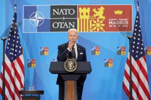 ลุยเลย! ไบเดนกำลังส่งอาวุธให้ยูเครนอีก $800 ล้าน ลั่นนาโต้พร้อมสำหรับสงครามยืดเยื้อ