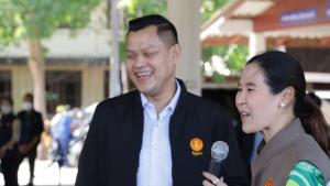 “ธนกร” ชูผลงาน พปชร.คนตอบรับเพียบ ตอก “ชลน่าน” ใครเป็นตัวเลือก ปชช.ตัดสินเอง