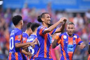 "แฮมิลตัน" ซัดเบิ้ล "การท่าเรือ" เฉือนหวิว "ลำปาง" 2-1