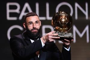 ไม่มีพลิก! "เบนเซมา" ผงาดคว้ารางวัล "บัลลงดอร์" หนแรกในชีวิต