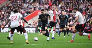 ปืนใหญ่มีสะดุดบุกเสมอนักบุญ 1-1 มีเเต้มนำซิตี้เเค่ 2 คะเเนน