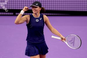 "สเวียเท็ก" เซฟ 5 เบรกพอยน์ต การันตีแชมป์กลุ่ม WTA ไฟนอลส์